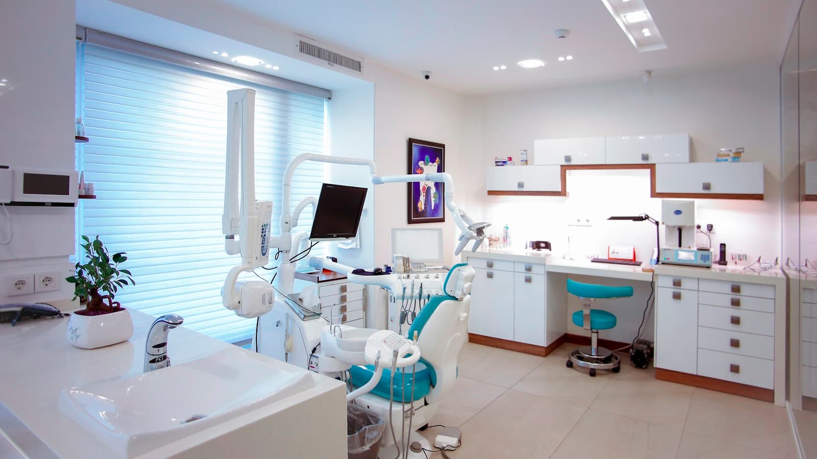 What Is a UK Dental Clinical Attachment? A Plain Guide