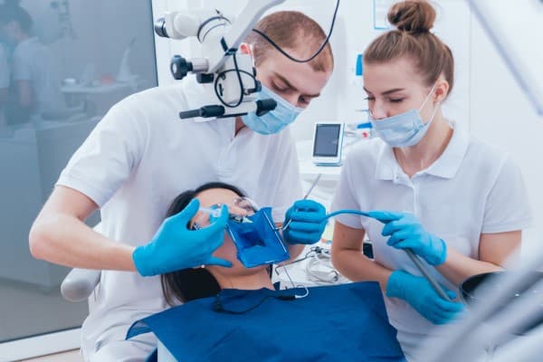 Dentist on a UK clinical attachment